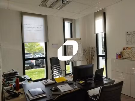 location bureaux 139 m²