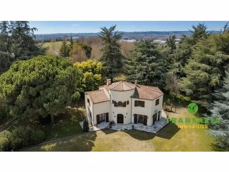 villa néo-provençale de caractère  grand parc arboré