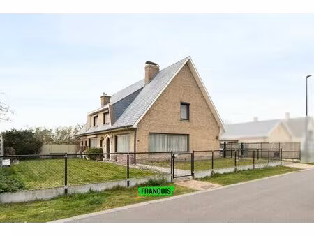 huis te koop in blankenberge met 4 slaapkamers