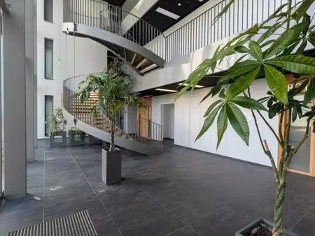 location bureaux 70 m²