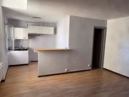 location appartement 1 pièce 26m² tourves 83170