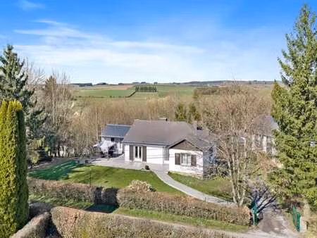 magnifique villa au centre de neufchâteau