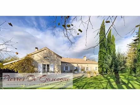 vente maison 5 pièces 260 m² à auch (32000)  578 000 €