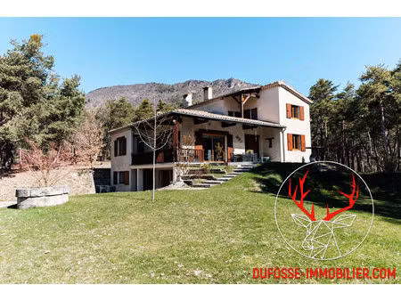 maison traditionnelle de 6 pièces à vendre à veynes  entourée de nature