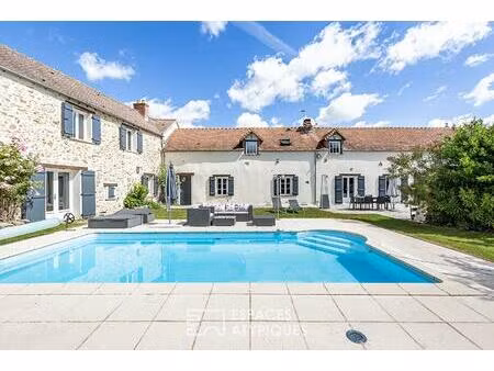 la maison longère avec piscine.