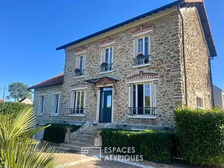 la maison de caractère entièrement rénovée avec un jardin sans vis-à-vis