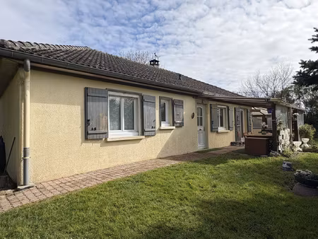 maison de plain-pied avec trois chambres à saint rémy sous b