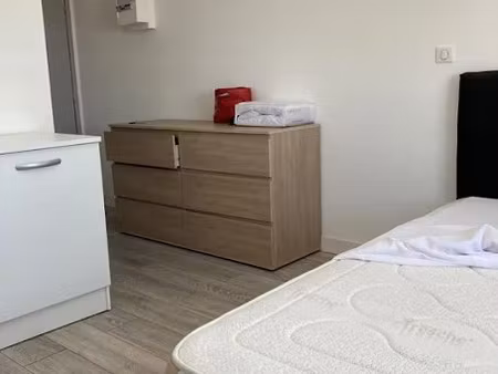 location meublée appartement 1 pièce 21 m² à la roche-sur-yon (85000)  470 €