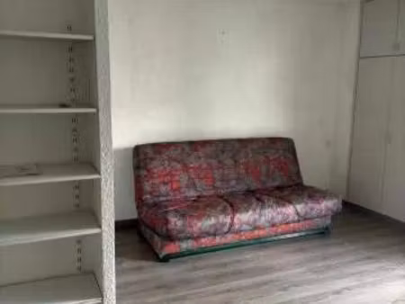 location appartement 1 pièce 28 m² à aix-en-provence (13090)  660 €