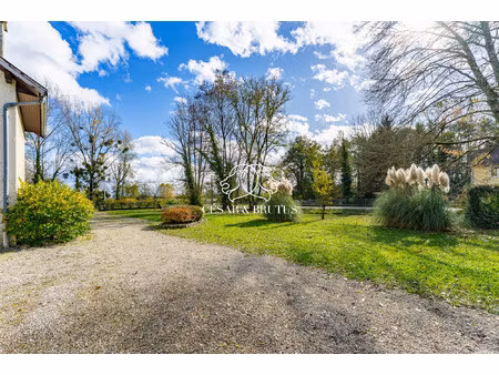 le bouchage (38510) – maison familiale avec grand terrain  sec