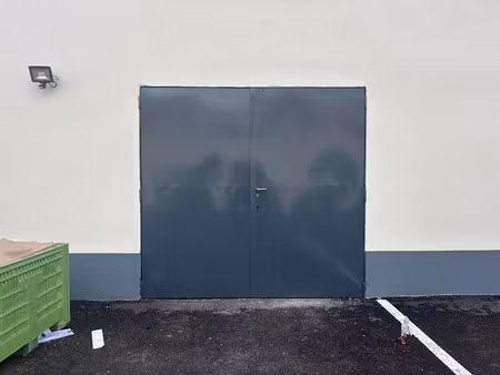 location locaux professionnels 60.45 m² à perigny sur yerres (94520)  800 €