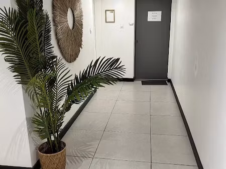 location locaux professionnels 4 pièces 90 m² à avignon (84000)  999 €