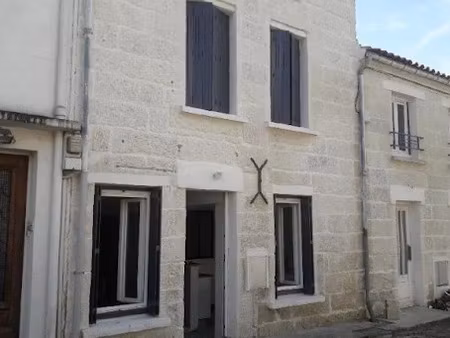 location maison 4 pièces 90 m² à saintes (17100)  nan €