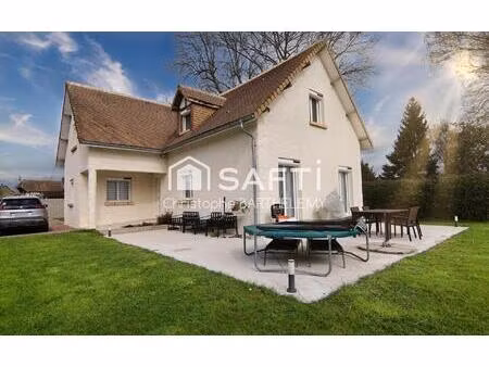 maison familiale 4 chambres de 162m2 sur une terrain de 1024m2 à saint didier des bois