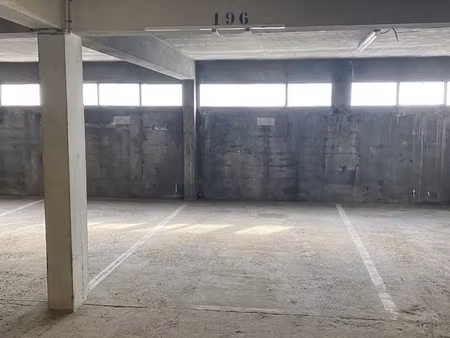 vente parking undefined m²