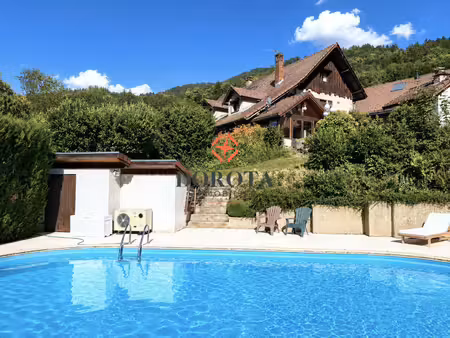 maison en pierre avec jardin 1399 m² et piscine