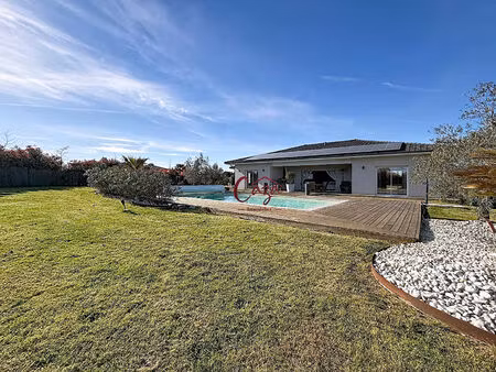 villa récente avec beau terrain haut bouliac