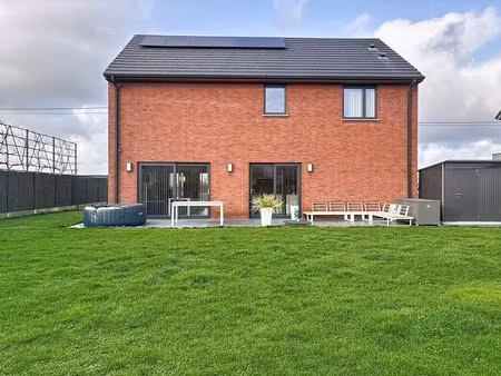 huis te huur in roeselare met 4 slaapkamers