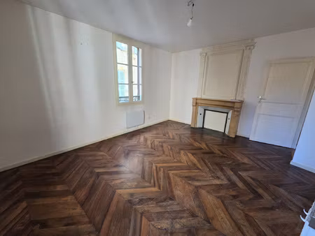 location appartement 2 pièces 42m² figeac 46100
