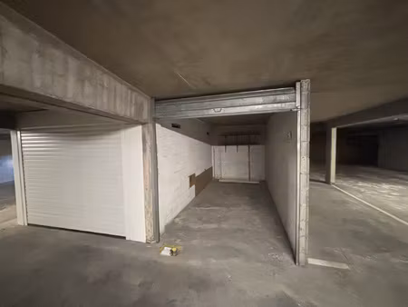 achat parking hyeres 83400