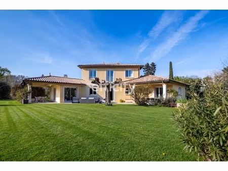 maison 9 pièces - 290 m²