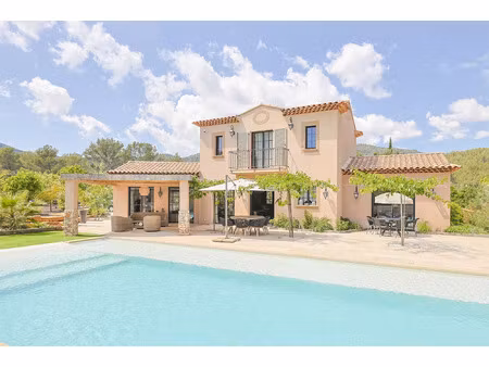 vente maison 5 pièces 149 m² solliès-toucas (83210)