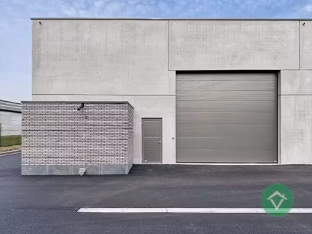 nieuwbouw loods kmo-unit te koop – 237 m² met 1 parkeerplaats inbegrepen op de industriezo