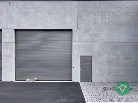 nieuwbouw loods kmo-unit te koop – 256 m² met 1 parkeerplaats inbegrepen op de industriezo