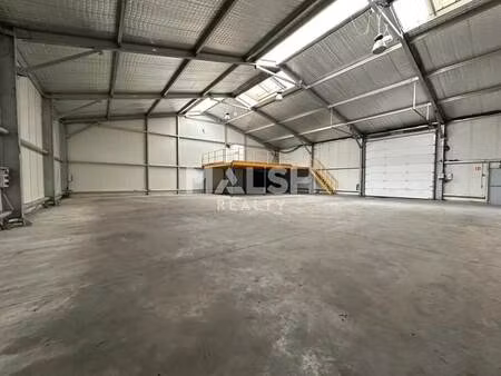 location local d’activités fareins 01480 1497m²