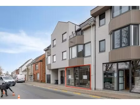 commerciële pand op zichtbare locatie!