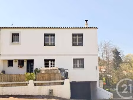 vente maison à poiroux (85440) : à vendre / 187m² poiroux