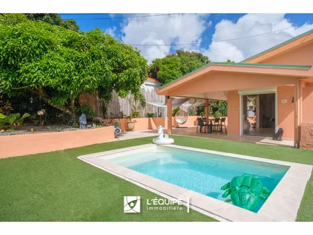 maison t5 sur 2 niveaux le lamentin