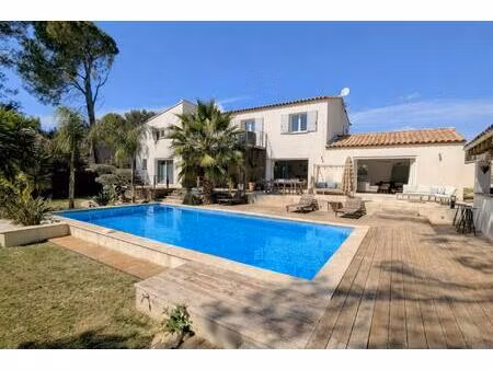 propriété d'exception à langlade – calme  espace et prestations haut de gamme