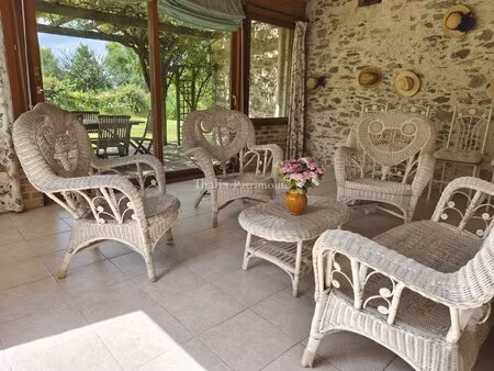 demeure de charme en pierre sur 3 hectares havre de paix et potentiel locatif