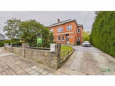 maison 2 chambres  grenier aménageable  jardin  parkings