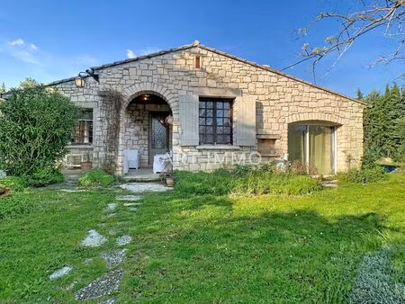 a vendre maison plain pied sur vaste terrain a saint saturnin les apt
