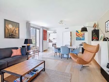 bella vita : bel appart 2ch-jardin-cave-garage