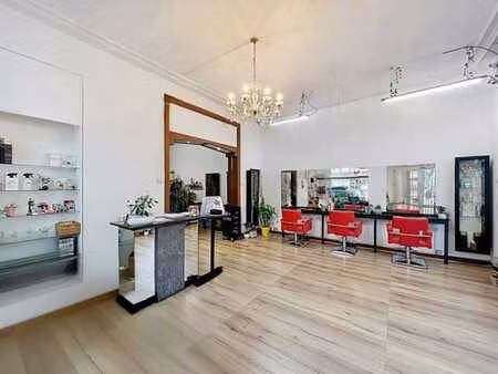 magnifique rez-commercial a remettre a etterbeek