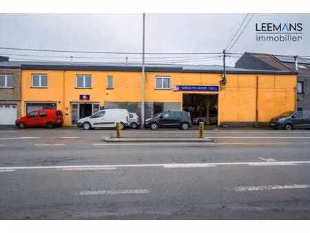 garage de 420m² avec showroom  bureau et appartement.