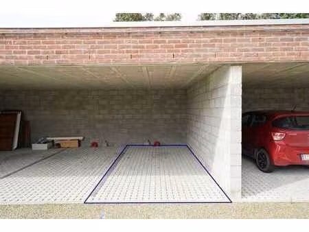option option option !!! emplacement de parking couvert !