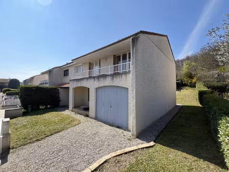 maison mitoyenne de 100 m2 à beauvallon