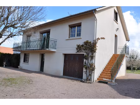 beau pavillon proche centre-ville  avec 3 chambres et 1943 m