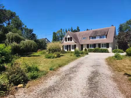 grande maison à liesville sur douve vue sur les marais