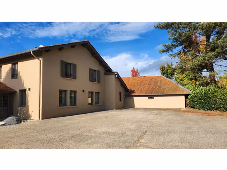 jolie maison de village entierement renovee