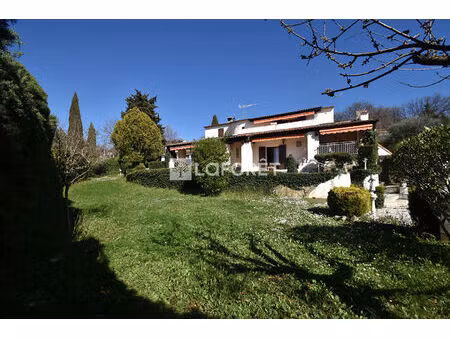 maison 185m² 6 pieces avec piscine quartier residentiel