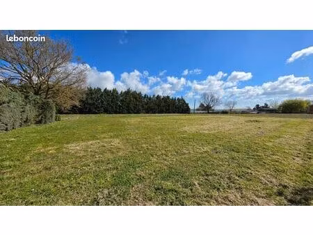 terrain 1 020 m² tarabel