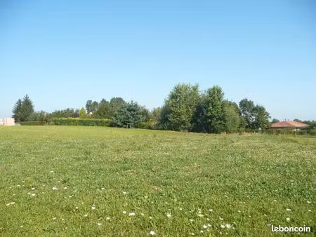 terrain 595 m² chevroux