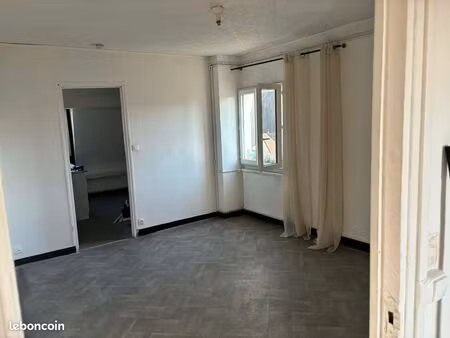 f2 lumineux centre historique