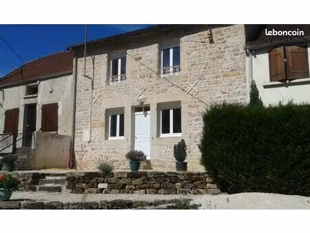 maison lumineuse et tranquille a louer à 52500 fayl billot
