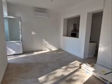 à louer – charmante maison de ville entièrement rénovée à beautiran